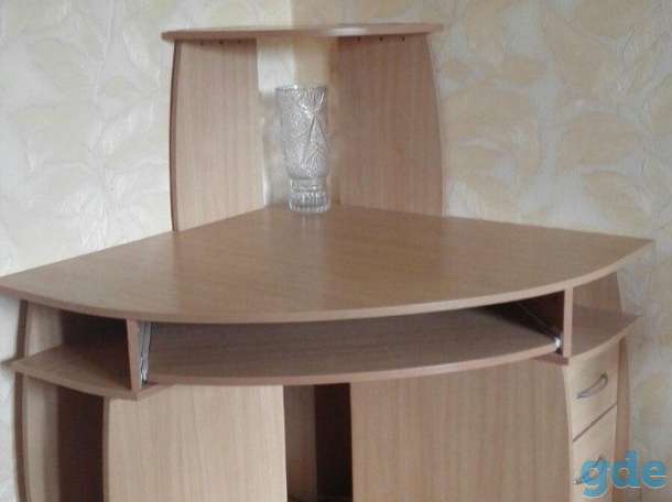Продам  компьютерный стол, фотография 4