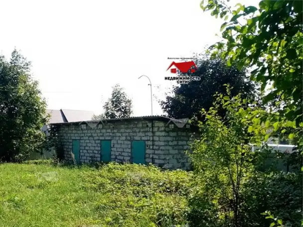 Здание магазина рядом сразу с двумя озерами - Нарочь и Мястро, фотография 5
