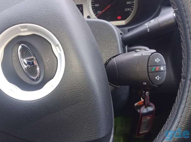 Автомобиль Лада Ларгус, фотография 3