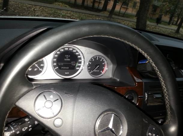 Продаю внедорожник Мерседес-Бенц GLK 350 ,белый 272 л.с. акпп-7ст.2режима, фотография 4