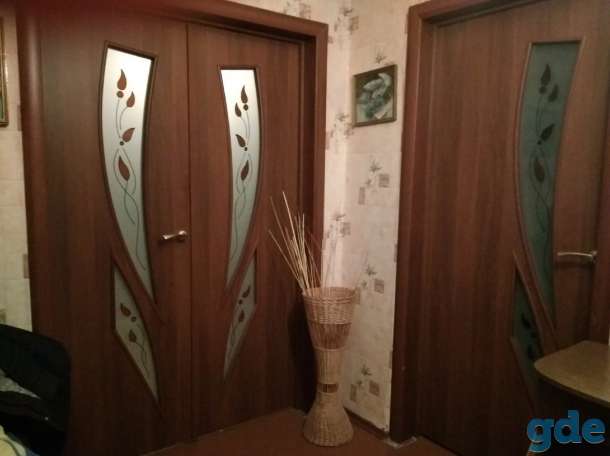 Сдаю светлую и уютную двухкомнатную квартиру посуточно.  Санузел раздельный. Окна выходят на улицу, есть балкон. Квартир, фотография 1
