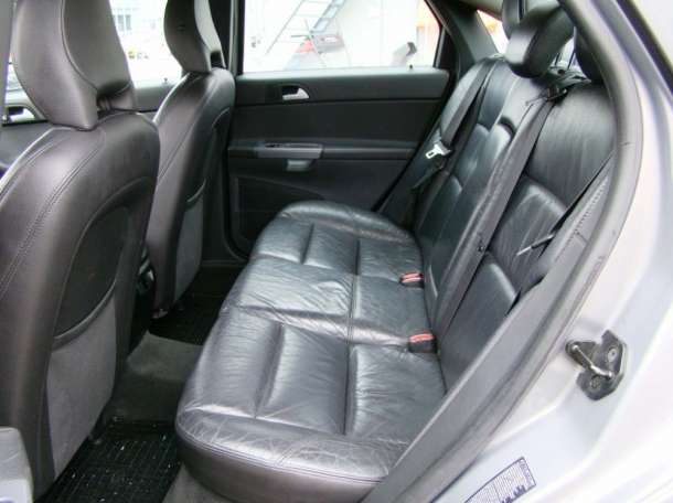 Роскошный Volvo S40 2.4 i, фотография 1