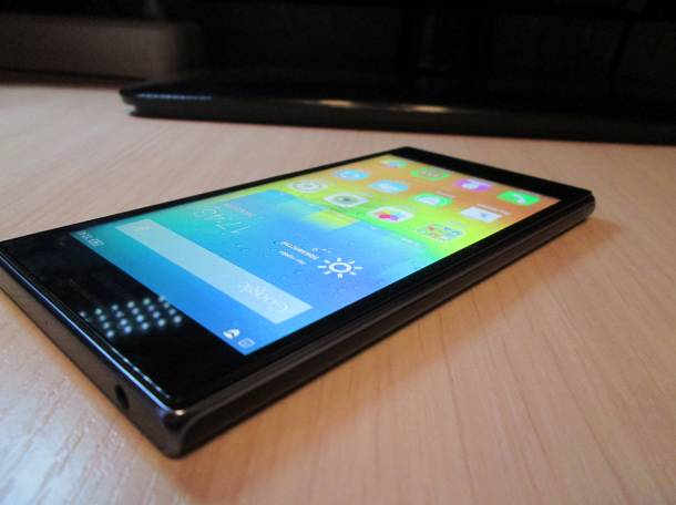Телефон Lenovo P70-A, фотография 2