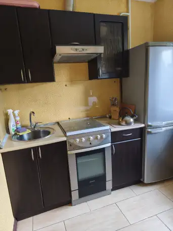 Сдам 2х комнатную квартиру на длительный срок, Островского 45, фотография 3