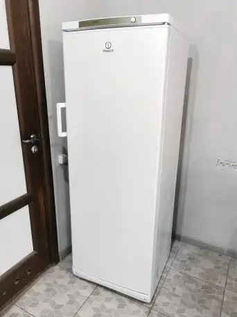 Морозильник Indesit No frost. Доставка, фотография 2