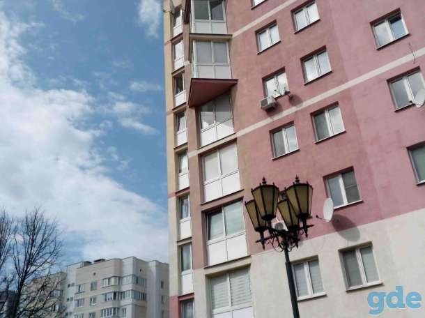 Современная укомплектованная квартира 67м в центре с закрытым парковочным местом и хорошим видом из окон, фотография 1