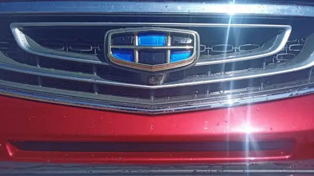 Вставки верхние в бампер Geely Atlas, фотография 2