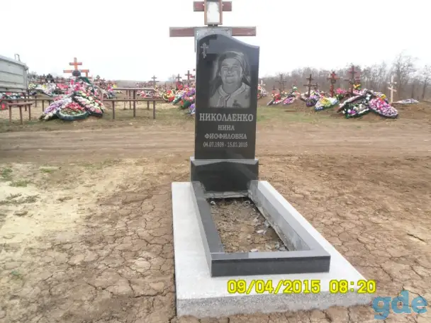 Памятники из Гранита Лунинец, фотография 1