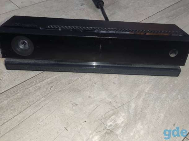 Xbox one первой ревизии,   kinеct 2.0 первой ревизии , джойстик третьей ревизии, фотография 1