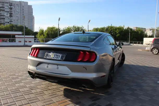 FORD MUSTANG, фотография 2