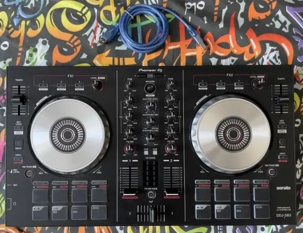 DDJ SB2 controller, фотография 1