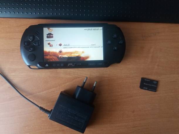 Игровая приставка, фотография 1