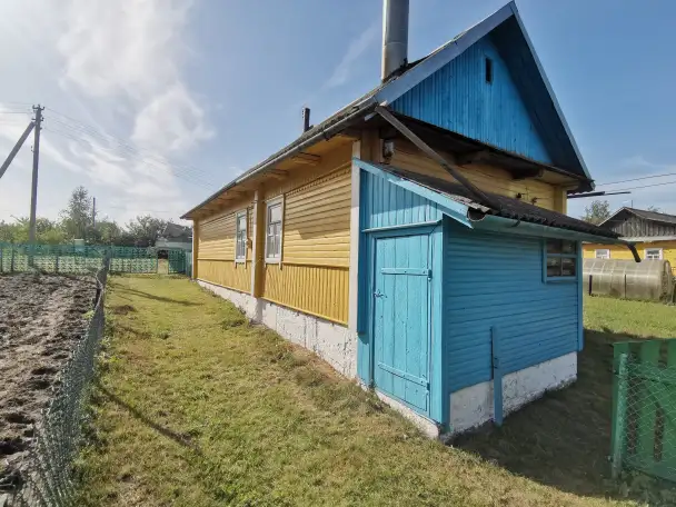 Продажа дома в деревне с хоз. Постройками и большим огородом. Рядом озеро с рыбой и лес с ягодами и грибами., фотография 3