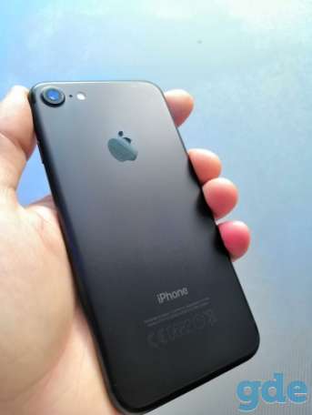 Apple iPhone 7 128GB (черный), фотография 2