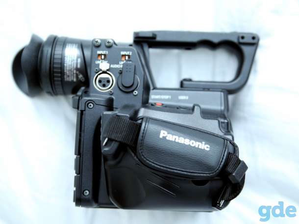 Видеокамера Panasonic AG-AF1007, фотография 2