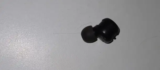 Найдена база от наушников с одним наушником и наушник к беспроводной, фотография 1