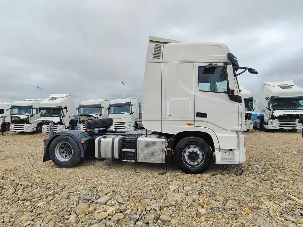 Новый тягач Dongfeng DFH4180, фотография 2