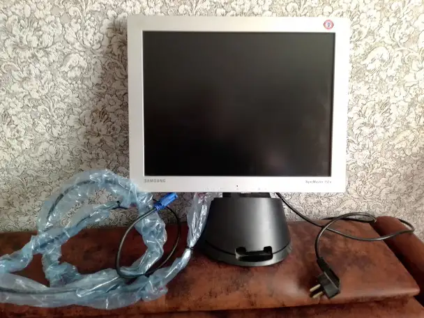 Монитор SAMSUNG SyncMaster 152V P, 15, тип GH15LS, Словакия, фотография 1