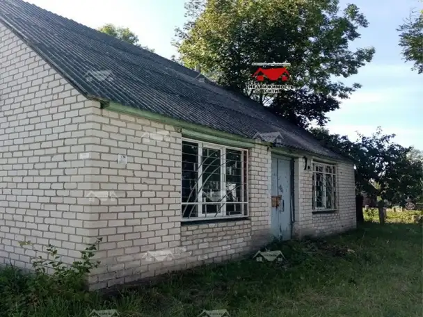 Здание магазина рядом сразу с двумя озерами - Нарочь и Мястро, фотография 3