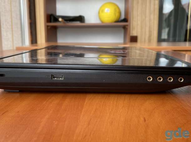 Продается мощный игровой ноутбук MSI GT63 Titan 8RG-001RU, фотография 2