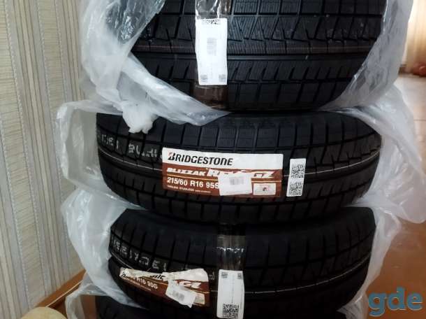 Зимняя шина Bridgestone 215/60R16, фотография 1