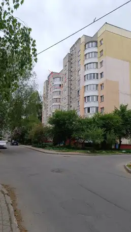Трехкомнатная квартира в военном городке, Орджоникодзе 14, фотография 1