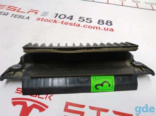 Зап. части для авто Tesla. Кронштейн крепления проводки Tesla model SAB PLASTICS SUB ASY - UNDER, фотография 4