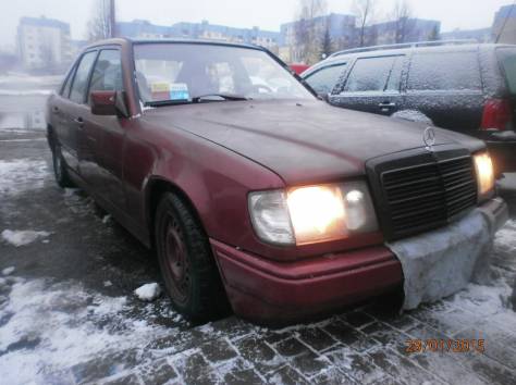 Мерседес 124 Mercedes-Benz C-Class, фотография 2