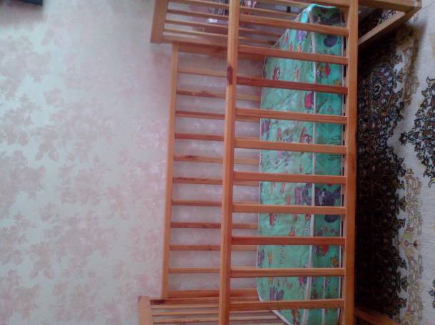 Продам детскую деревянную кроватку с матрасом., фотография 1