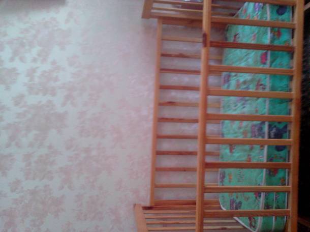 Продам детскую деревянную кроватку с матрасом., фотография 2