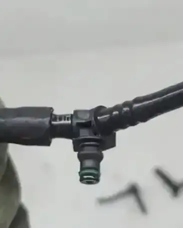 Штуцер обратки Y-образный тройник Сименс бош дизель, фотография 1