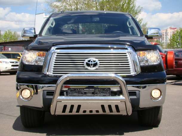 Мощный Toyota Tundra Double Cab 4WD, фотография 3