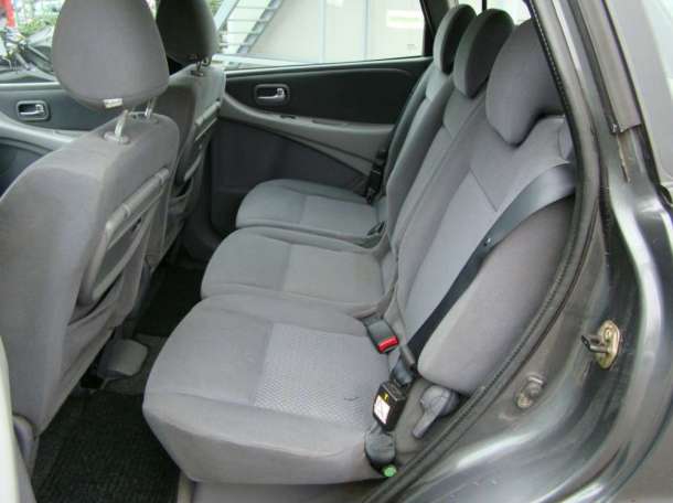Экономичный микровэн Nissan Almera Tino 2.2 dCi, фотография 8