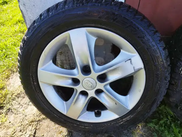 Диски с шипованой резиной. R16 205x65. Стояли на kia seed. Оригинал., фотография 5