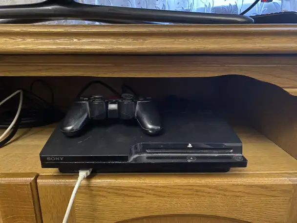 Продаю ps 3 slim, фотография 2