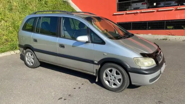 Opel Zafira A, фотография 2