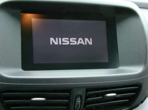 Экономичный микровэн Nissan Almera Tino 2.2 dCi, фотография 7