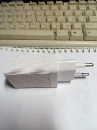 Зарядное устройство, фотография 3
