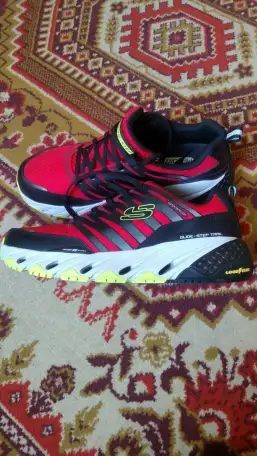 Кроссовки SKECHERS. Новые., фотография 1