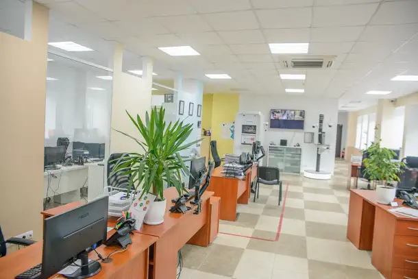 Светлый офис 153 м с open-space  25 м склад. 1 этаж, 3 входа, рядом метро, фотография 3