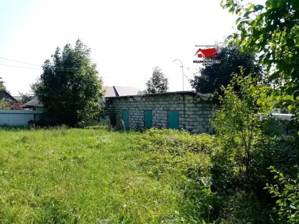 Здание магазина рядом сразу с двумя озерами - Нарочь и Мястро, фотография 9