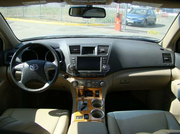 Автомобиль из Америки Toyota Highlander Hybrid, фотография 3
