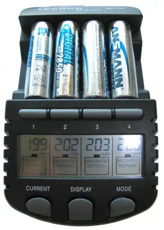 интеллектуальное зарядное устройствоTechnoLine BC-700, фотография 5