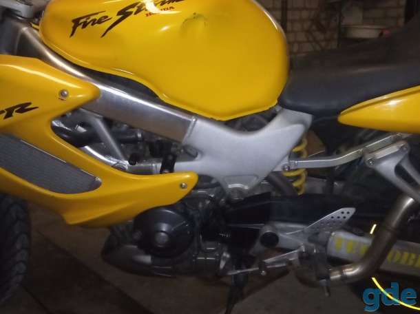 Honda VTR 1999 г.в. спорт-турист, 1000 см³, фотография 2