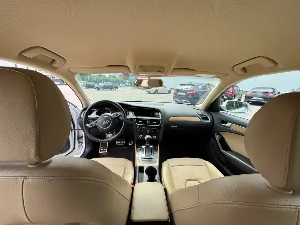 Audi A4 B8  Рестайлинг, фотография 8