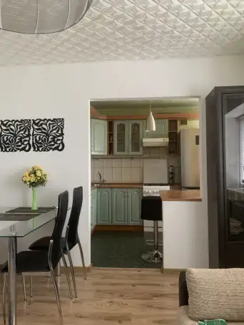 Продажа трехкомнатной квартиры, улица Дзержинского, фотография 2