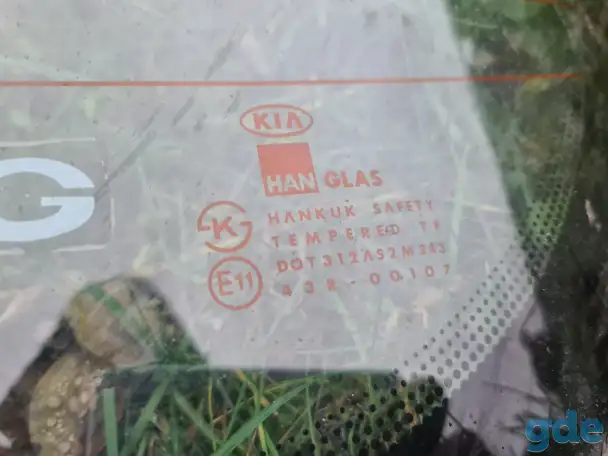 Заднее стекло Kia Clarus, фотография 5
