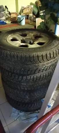 Зимние шипованные шины BRIDGESTONE 22570R16, фотография 1