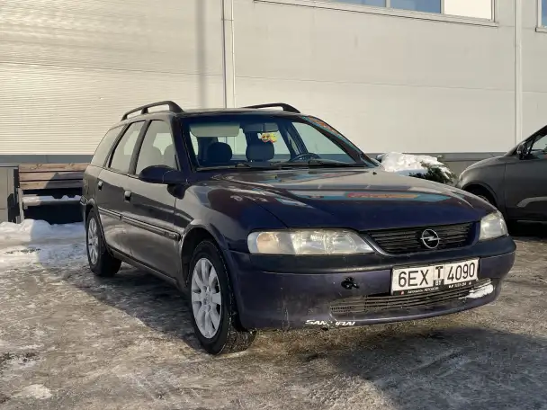 Opel Vectra B универсал 2.0 бензин, фотография 1