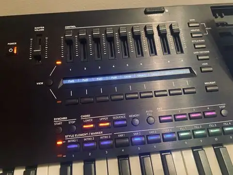 Синтезатор Korg Pa5X  не работает, фотография 2